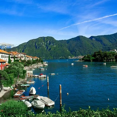 Casa Fronte Isola *